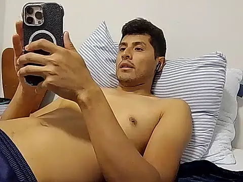 Snapshot of PerroDemonioHot chatting on September 12, 4:01 am PerroDemonioHot online show from September 12, 4:01 am