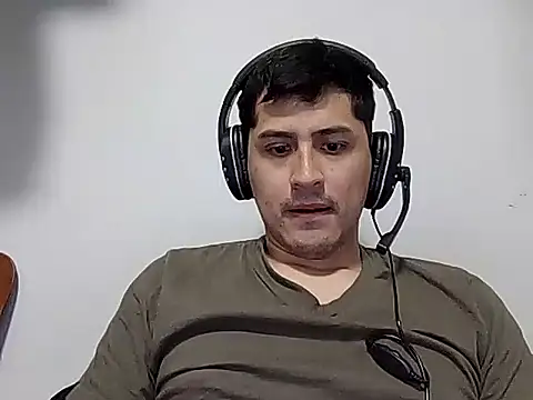 Snapshot of PerroDemonioHot chatting on February 10, 8:13 pm PerroDemonioHot online show from February 10, 8:13 pm