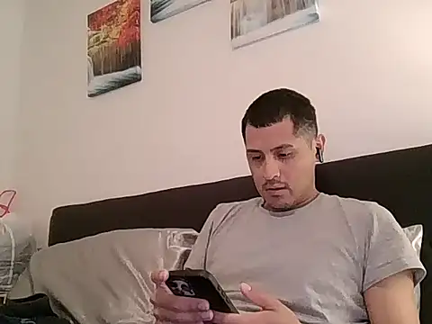 Snapshot of PerroDemonioHot chatting on April 3, 1:58 am PerroDemonioHot online show from April 3, 1:58 am