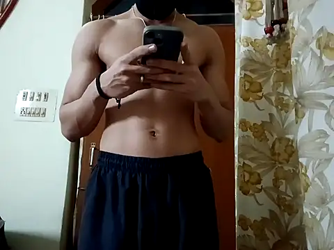 Snapshot of hot_hunk_boy chatting on February 1, 5:37 pm hot hunk boy online show from February 1, 5:37 pm