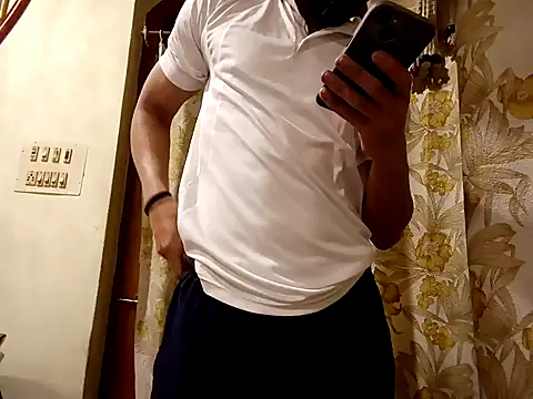 Snapshot of hot_hunk_boy chatting on February 2, 5:59 pm hot hunk boy online show from February 2, 5:59 pm