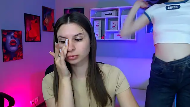 flora ri online show from September 28, 9:14 am