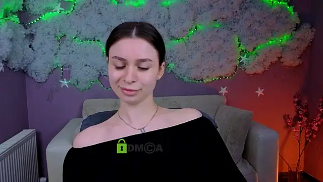 flora ri online show from April 24, 9:23 am