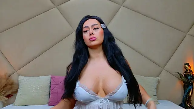 Snapshot of ChloeFrost chatting on October 2, 5:03 am ChloeFrost online show from October 2, 5:03 am