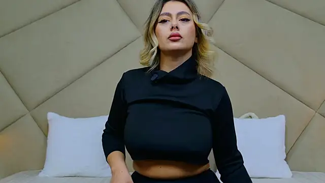 ChloeFrost online show from April 24, 5:21 am