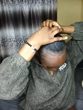 Vprettieeer online show from October 4, 10:30 pm