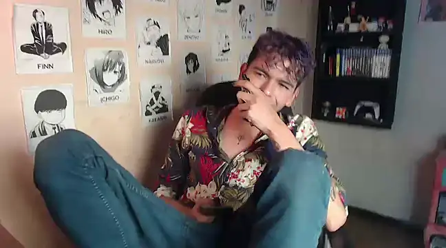 Snapshot of Mickey_Magic chatting on January 20, 8:19 am Mickey Magic online show from January 20, 8:19 am