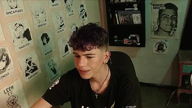 Snapshot of Mickey_Magic chatting on January 25, 8:53 am Mickey Magic online show from January 25, 8:53 am