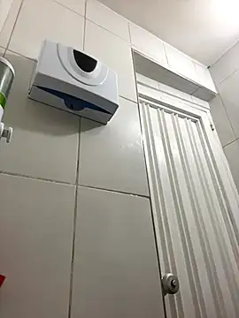 Miia Jazmin online show from October 6, 4:04 pm