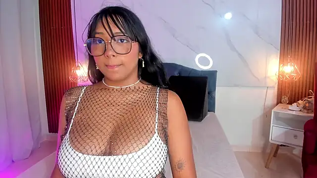 isabella zc online show from November 4, 9:03 pm