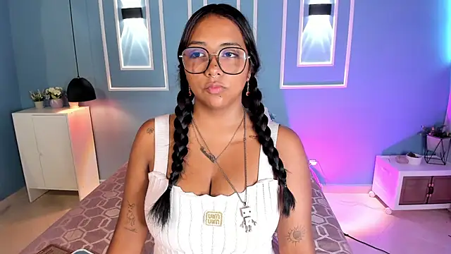 Snapshot of isabella_zc chatting on May 27, 2:14 pm isabella zc online show from May 27, 2:14 pm