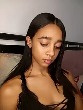 Zoe Sweett18 online show from April 4, 6:49 pm