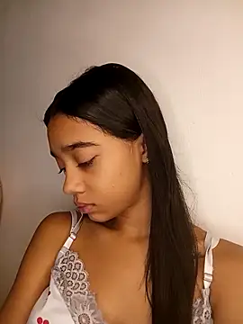 Zoe Sweett18 online show from April 21, 12:55 pm