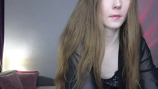 Snapshot of Sweeet_Lilit chatting on September 28, 9:31 pm Sweeet Lilit online show from September 28, 9:31 pm