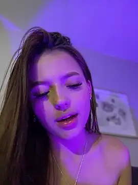 Snapshot of Sofia18_pinkk chatting on March 2, 12:11 pm Sofia18 pinkk online show from March 2, 12:11 pm