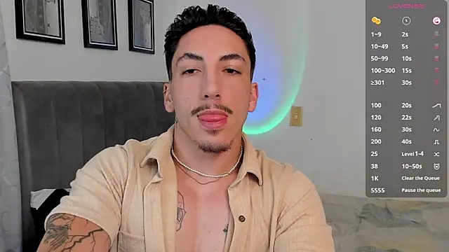 dylanspencer28 online show from March 3, 7:39 pm