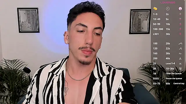 dylanspencer28 online show from March 13, 12:05 am