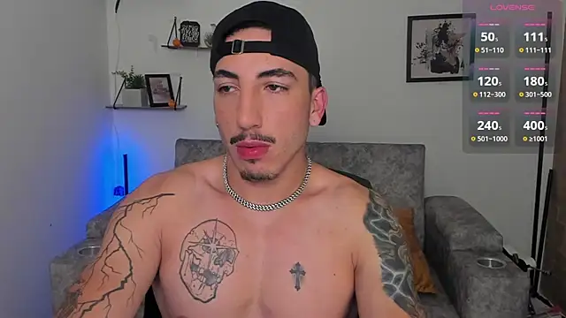 dylanspencer28 online show from October 30, 2:13 am