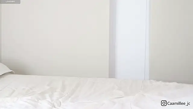 Snapshot of caamillee_ chatting on December 5, 4:32 am caamillee online show from December 5, 4:32 am