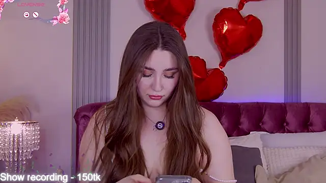 KiraBarlows online show from April 8, 8:20 pm