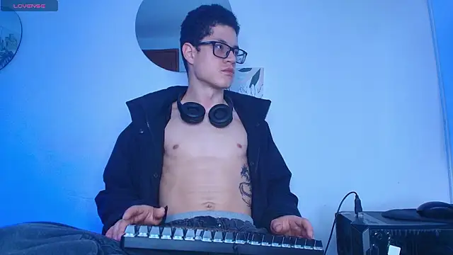 wolfandsky online show from March 6, 11:39 am