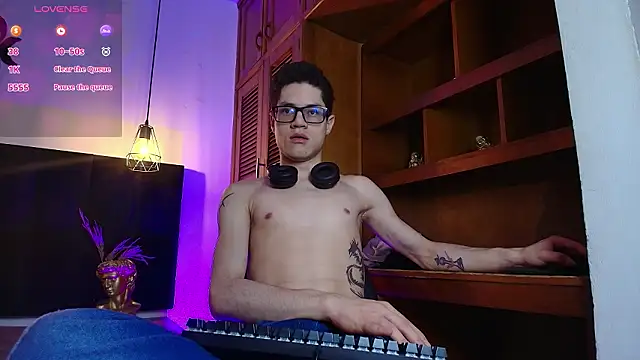 wolfandsky online show from March 12, 11:27 am