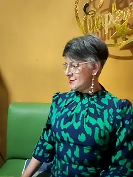 ilonna2025 online show from April 14, 10:27 pm