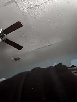 Burrrucecold00 online show from February 23, 7:28 pm