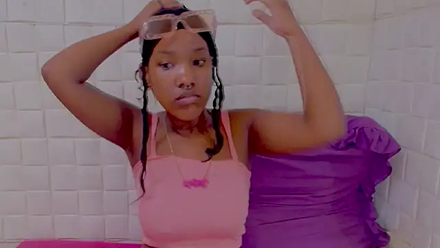 EroticSexyPrada online show from April 14, 6:36 pm