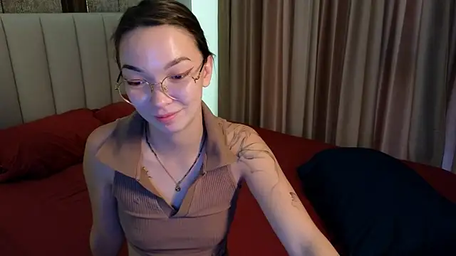 Snapshot of SusannJohnson chatting on May 15, 11:01 pm SusannJohnson online show from May 15, 11:01 pm