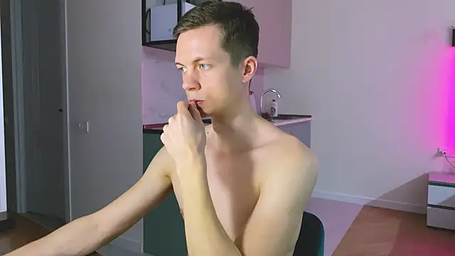 max shy online show from March 7, 3:28 pm