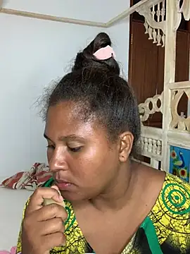 madell online show from February 5, 6:15 pm