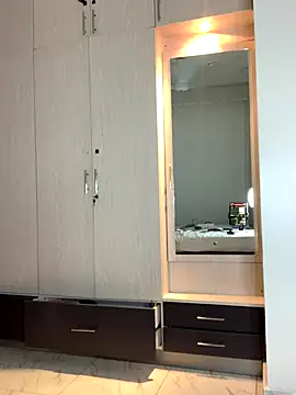 madell online show from November 7, 6:24 am