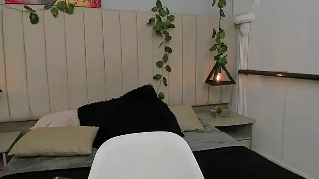 Paulina Lopezz online show from November 13, 9:47 pm