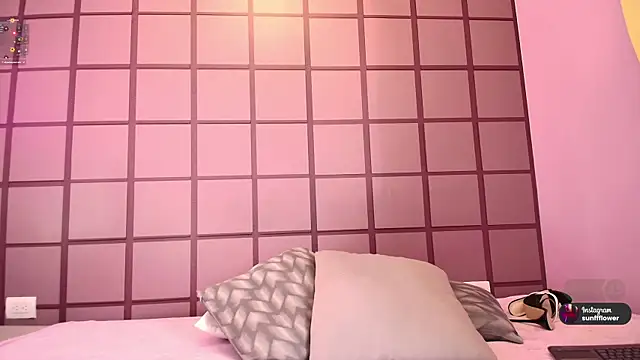 LissMonroe online show from December 15, 10:52 am