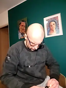 Snapshot of bobbuilder77pl chatting on February 21, 11:32 pm bobbuilder77pl online show from February 21, 11:32 pm