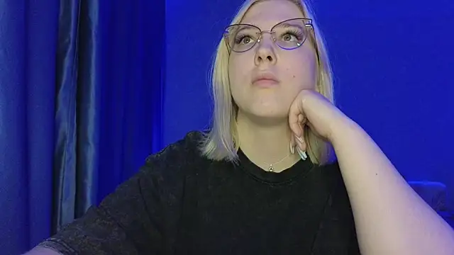Snapshot of HotBrandyX chatting on June 8, 3:23 pm HotBrandyX online show from June 8, 3:23 pm