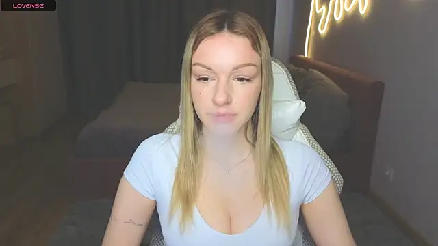 MargaretSweet1 online show from March 25, 7:03 am