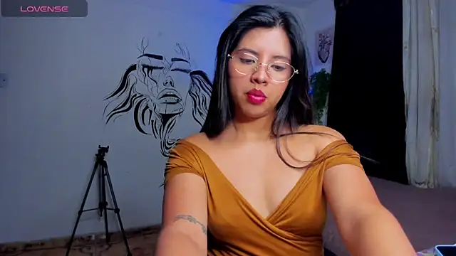 Snapshot of byanabrown chatting on November 6, 11:37 pm byanabrown online show from November 6, 11:37 pm