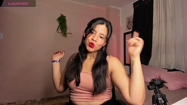 Snapshot of byanabrown chatting on December 14, 3:12 am byanabrown online show from December 14, 3:12 am