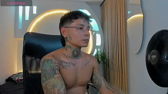 tattokoi online show from January 19, 1:43 am