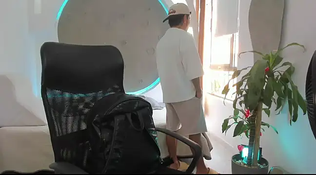 tattokoi online show from March 8, 7:31 pm