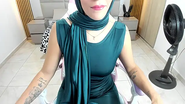 Zulema hamdi online show from February 8, 12:06 pm