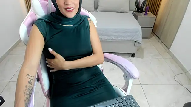 Zulema hamdi online show from March 1, 2:34 pm