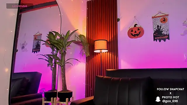 Snapshot of Georgina_caruso chatting on October 23, 5:07 am Georgina caruso online show from October 23, 5:07 am