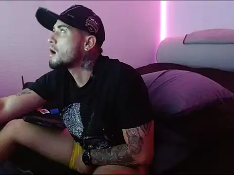 Snapshot of Lliam_2 chatting on January 18, 5:52 am Lliam 2 online show from January 18, 5:52 am