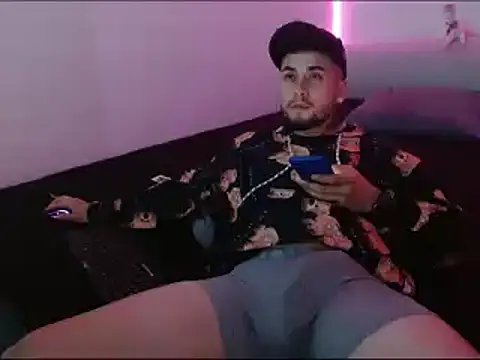 Snapshot of Lliam_2 chatting on January 22, 6:20 am Lliam 2 online show from January 22, 6:20 am