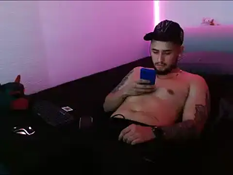 Snapshot of Lliam_2 chatting on January 26, 6:58 pm Lliam 2 online show from January 26, 6:58 pm