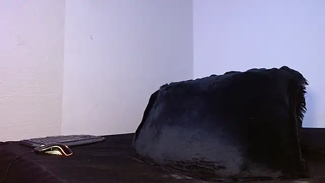 Snapshot of Lliam_2 chatting on September 29, 3:44 am Lliam 2 online show from September 29, 3:44 am