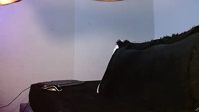 Snapshot of Lliam_2 chatting on October 3, 4:20 am Lliam 2 online show from October 3, 4:20 am